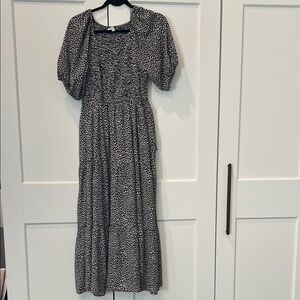 Black and White Women's puff sleeves Dress